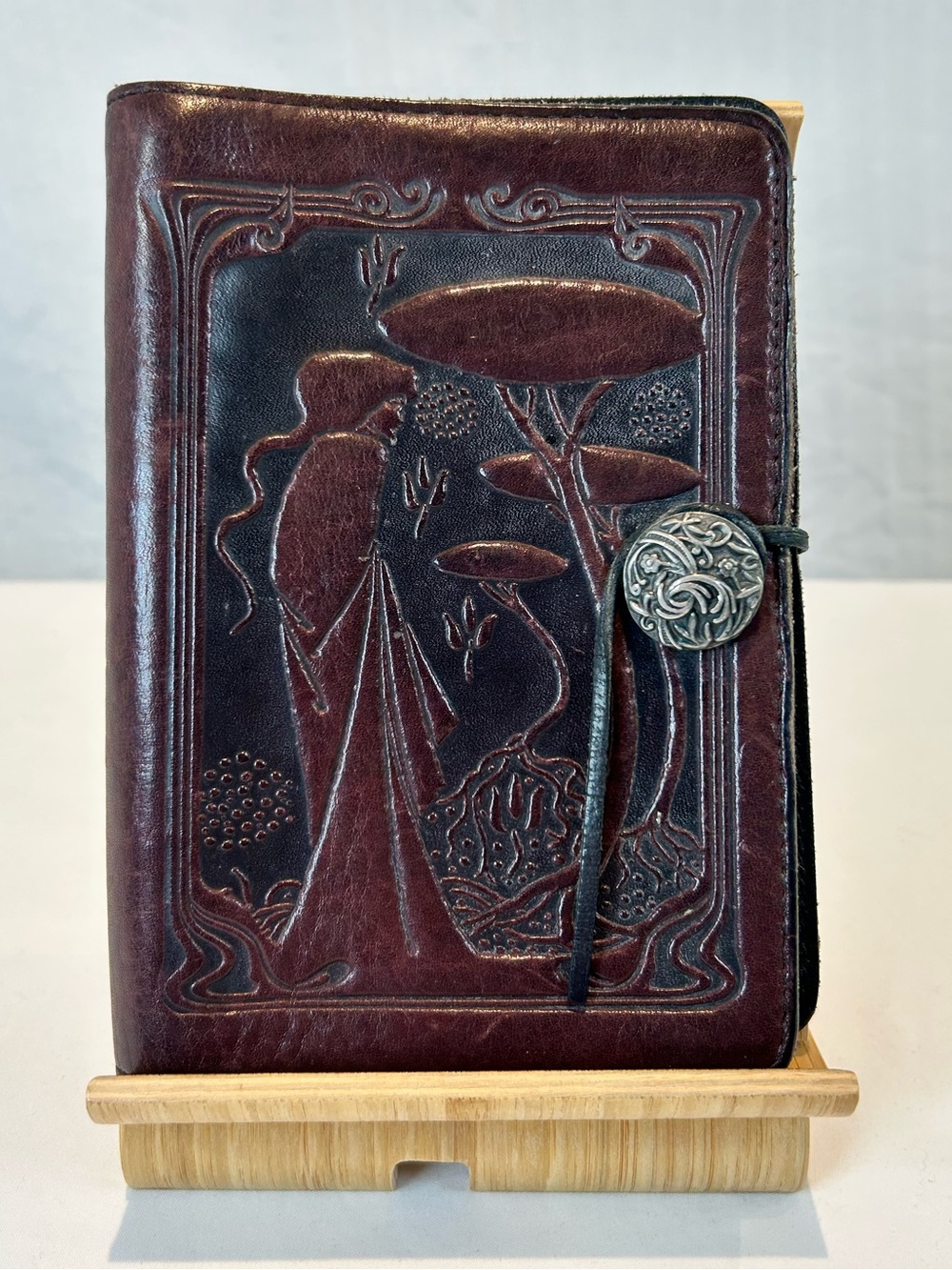 Oberon Hand-Tooled Guinevere Embossed Refillable Leather Journal Burgundy 5”x7”